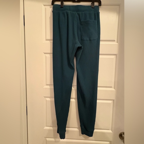 ALO Yoga Muse Midnight Green Jogger - Picture 2 of 5